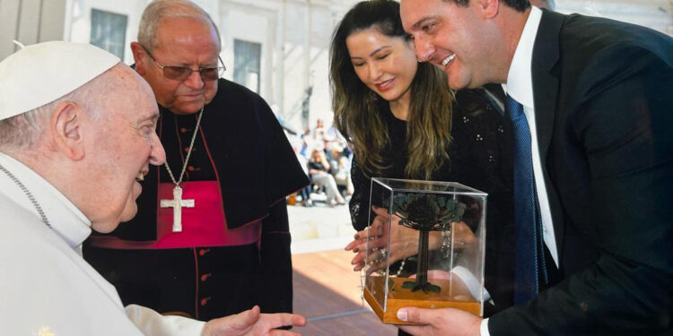 Governador lamenta morte do Papa Francisco e determina luto de sete dias no Paraná