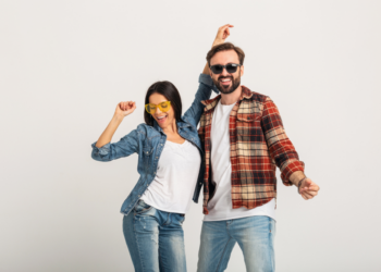 Com desconto de até 80%, Outlet do Jeans terá parte da renda revertida para APAE