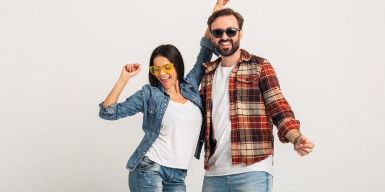 Com desconto de até 80%, Outlet do Jeans terá parte da renda revertida para APAE