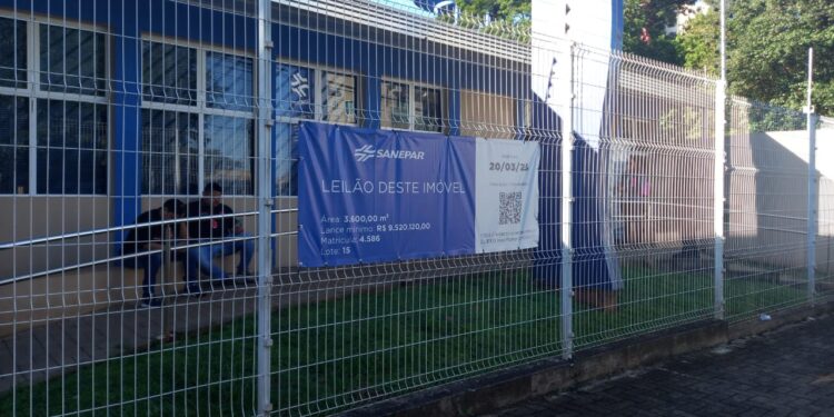 Sanepar vai leiloar 21 imóveis em 12 cidades do Paraná; dois estão localizados em Foz