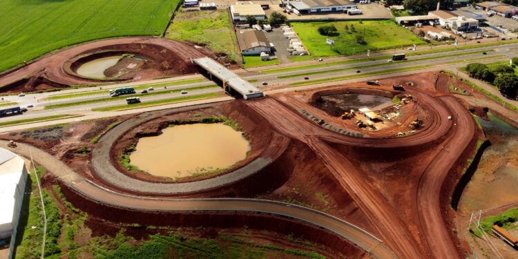 Obras executadas da Perimetral Leste de Foz do Iguaçu atingem 63% do projeto