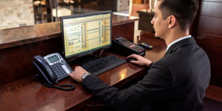 Senac oferece curso grátis de recepcionista em meios de hospedagem