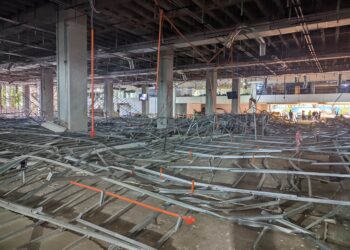 Obra em prédio no centro de Ciudad Del Este é suspensa após desabamento do forro de gesso