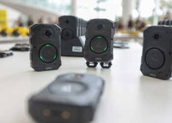 Polícia Militar de Foz do Iguaçu terá câmeras corporais com IA e tradução simultânea