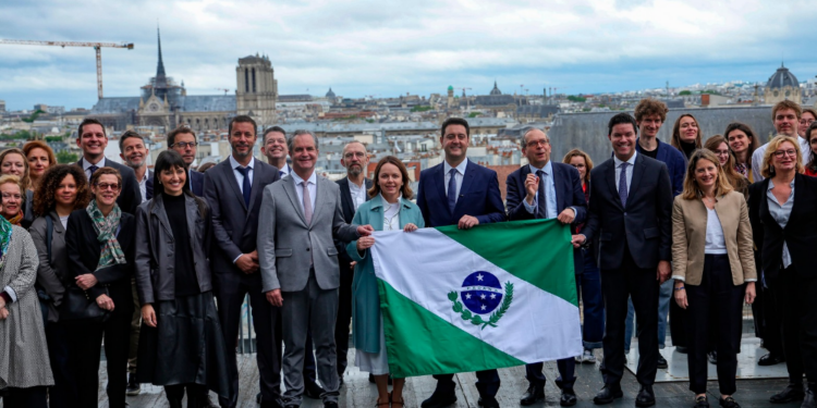 Estado oficializa parceria para instalação de museu Pompidou em Foz do Iguaçu