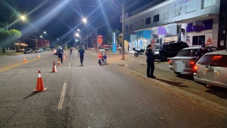 Quatro motoristas são flagrados dirigindo bêbados em blitze do Foztrans e GM