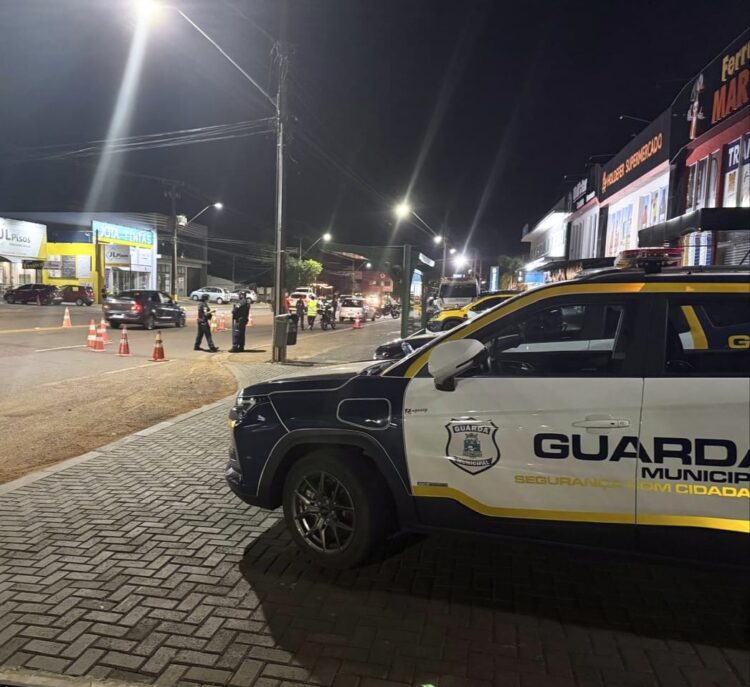 Quatro motoristas são flagrados dirigindo bêbados em blitze do Foztrans e GM