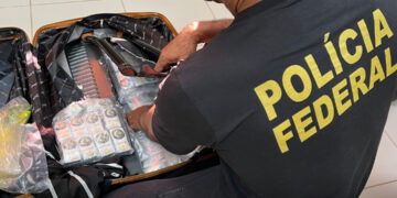 Com ajuda de cães farejadores, PF apreende 11kg de haxixe na rodoviária