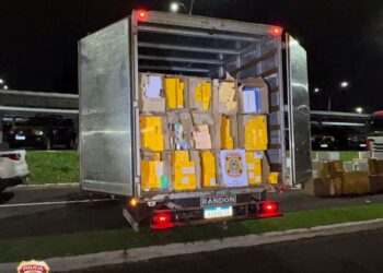 Carga de celulares avaliada em R$ 2 milhões é apreendida pela PF em transportadora de Foz