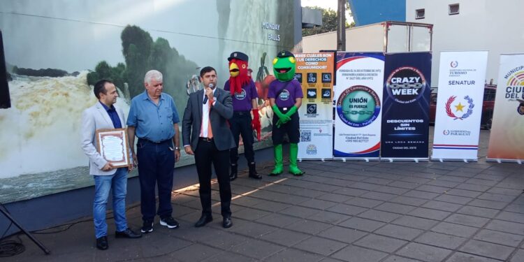 Crazy Week 2025: evento do comércio começa com grande movimento em Ciudad del Este