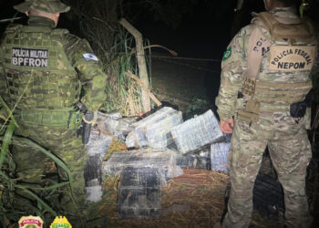 Traficantes abandonam quase 800 kg de maconha assim que percebem a aproximação da polícia