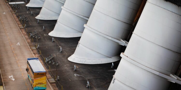 Itaipu Day: no próximo sábado (31), moradores podem fazer passeio de graça na usina