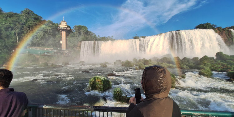 Foz do Iguaçu é um dos destinos de julho mais buscados por estrangeiros no Booking