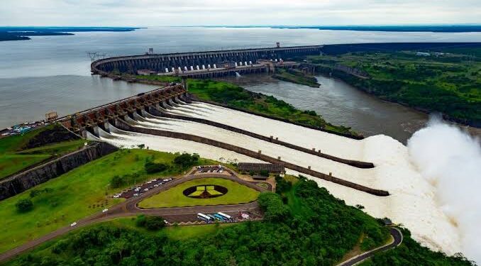 EUA falam em comprar energia de Itaipu e podem atrapalhar acordo do Brasil