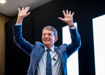 Justiça nega liminar para impedir protesto em frente ao apartamento de Silva e Luna