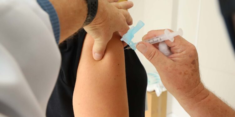 Paraná realiza Dia D de multivacinação no próximo sábado (10)