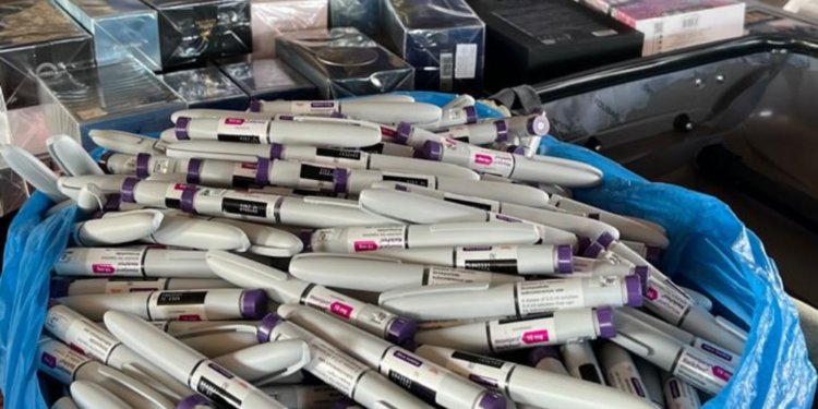 Receita e PF fazem a maior apreensão de canetas emagrecedoras na Ponte da Amizade