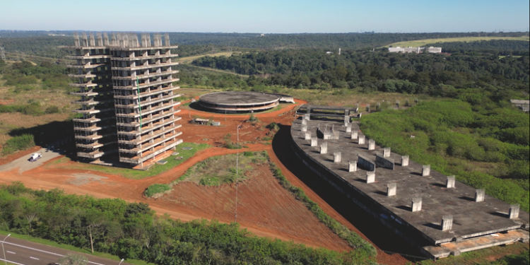 Com presença do Ministro da Educação, pedra fundamental do novo campus da Unila é lançada