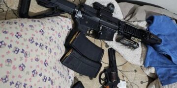 Polícia Civil faz operação contra grupo acusado de assaltos a compristas na BR-277