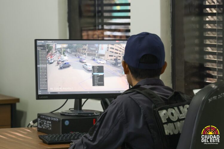 Central de monitoramento reforça segurança urbana em Ciudad del Este