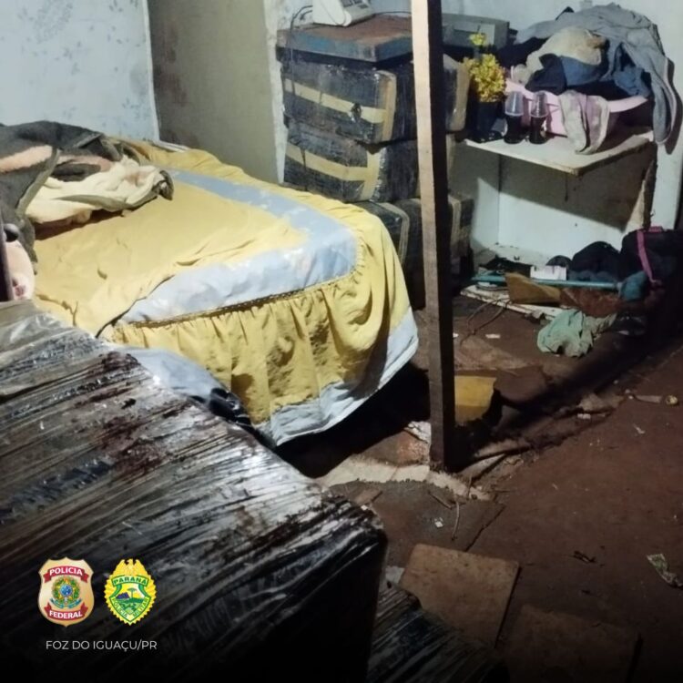 Após troca de tiros, PF e PM apreendem quase 1,8 tonelada de maconha na fronteira com a Argentina