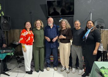 Aluízio Palmar e Dina Oro são homenageados pelo Sindicato dos Jornalistas do Paraná