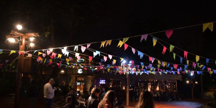 Arraiá no Marco das Três Fronteiras encanta visitantes e moradores