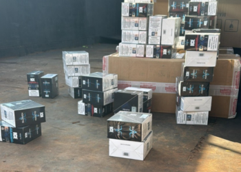 Motorista abandona caminhão com carga de cigarros eletrônicos avaliada em R$ 150 mil