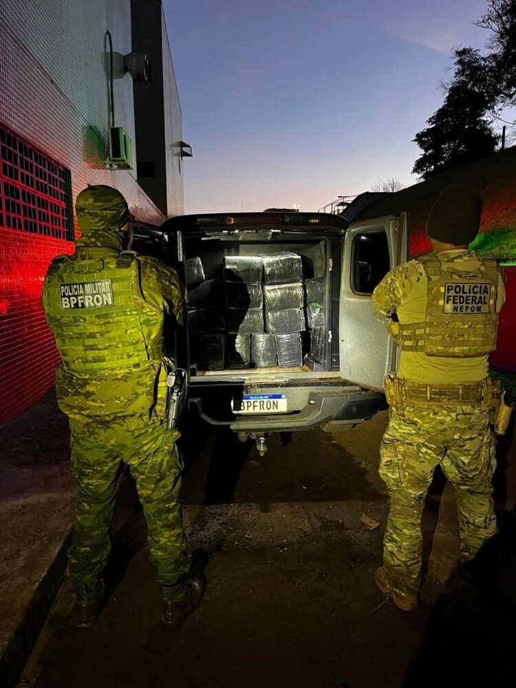 Polícia apreende quase 400kg de maconha e mercadorias contrabandeadas na fronteira