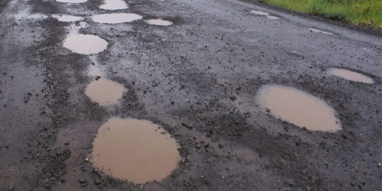 Prefeito pede devolução de verba da Câmara para comprar asfalto