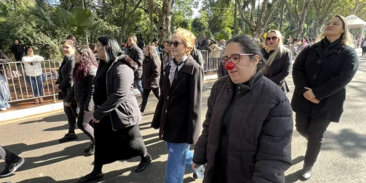 Sinprefi pede na Justiça devolução de livros de inglês e explicações sobre viagem de servidores a Alagoas