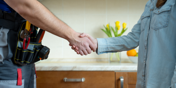 2025 tem mais empresas abertas e também mais fechadas que no mesmo período de 2024