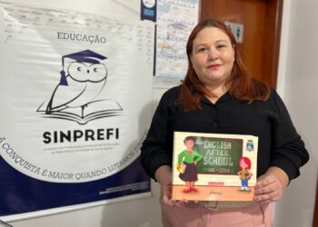 Justiça manda prefeitura devolver livros de inglês às salas de aula da rede municipal