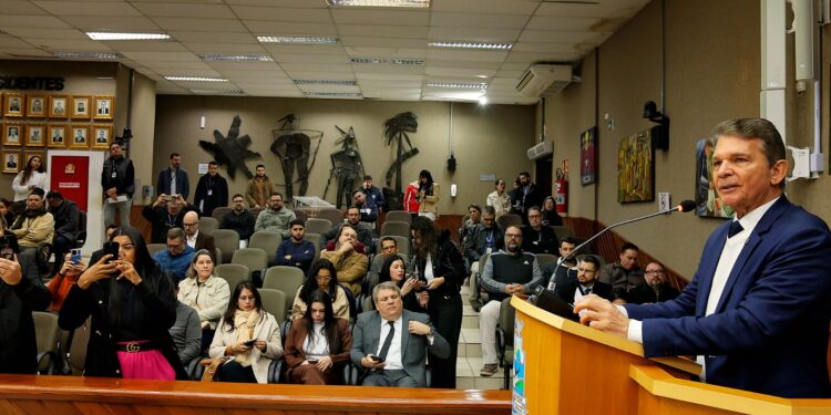 Sem cartas na manga, Silva e Luna aposta tudo em recursos estaduais que podem nunca chegar