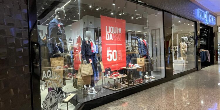 Catuaí Palladium realiza Grande Queima de Inverno com até 70% de desconto em diversos produtos