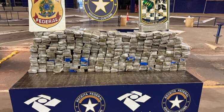 Fiscalização na Ponte da Amizade apreende 700kg de maconha em menos de 24h