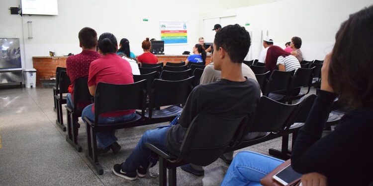 Pesquisa da saúde mostra que uma casa em Foz do Iguaçu tem 217 cartões SUS cadastrados