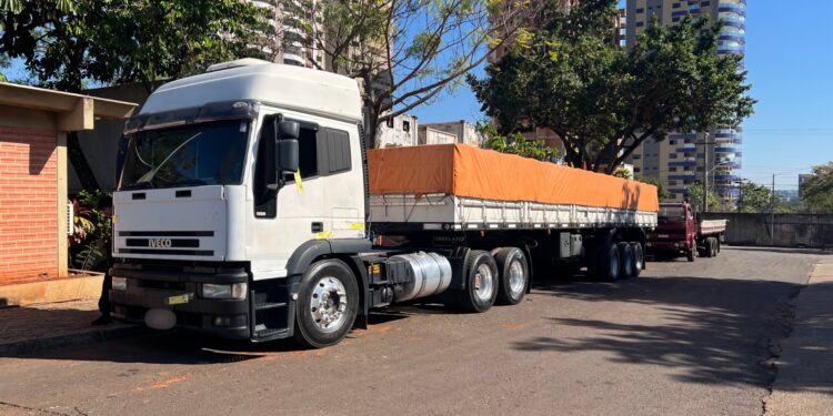 Caminhoneiro é preso duas vezes com cargas de smartphones avaliadas em R$ 5 milhões