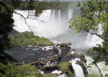 Parque Nacional do Iguaçu atinge 1 milhão de visitantes em 2025 em tempo recorde