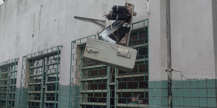 Escola Ponte da Amizade tem três motores de ar-condicionado furtados no fim de semana