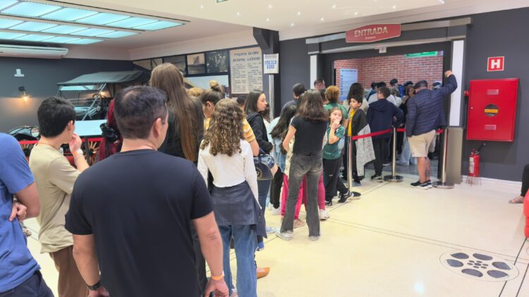 Projeto social leva crianças acolhidas para viverem noite mágica no Wonder Park Foz