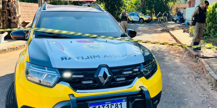 Homem é executado com mais de 20 disparos de arma de fogo, na Vila Miranda, em Foz