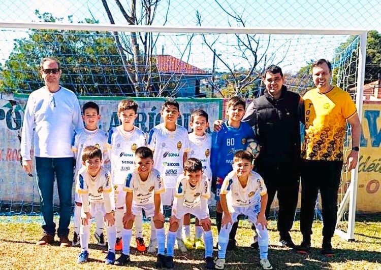 Time de Foz do Iguaçu é vice-campeão em torneio nacional de futebol de base