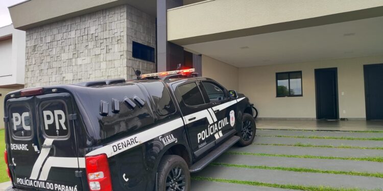 Em operação contra o tráfico, polícia bloqueia casa em condomínio de luxo e descobre movimentação de R$ 14 milhões