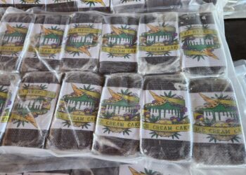 Brasileira é presa ao tentar cruzar a fronteira com mais de 4kg de ‘ice cream cake’, uma variedade da maconha