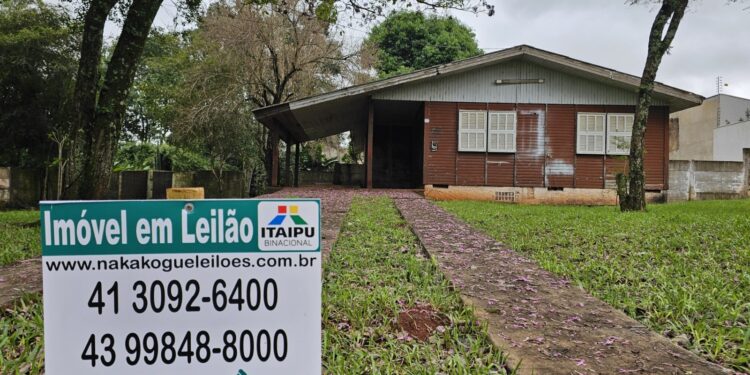 Itaipu vai leiloar mais 22 casas desocupadas na Vila A; confira a lista
