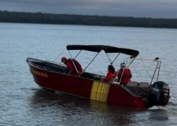 Bombeiros fazem buscas por pescador desaparecido no Lago de Itaipu