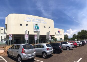 Setores do Hospital Municipal ficaram mais de 10 horas sem água nesta terça-feira (22)