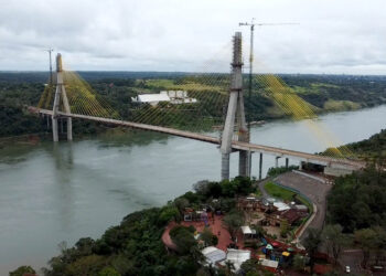 Autoridades de Foz e Paraguai criam comissão para exigir abertura da Ponte da Integração