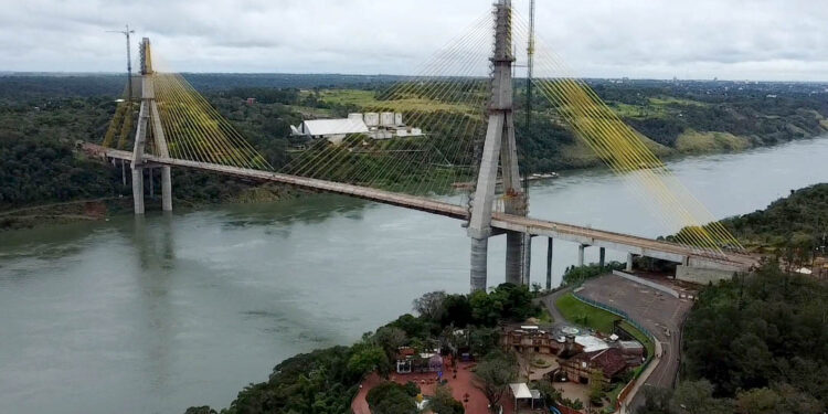 Autoridades de Foz e Paraguai criam comissão para exigir abertura da Ponte da Integração